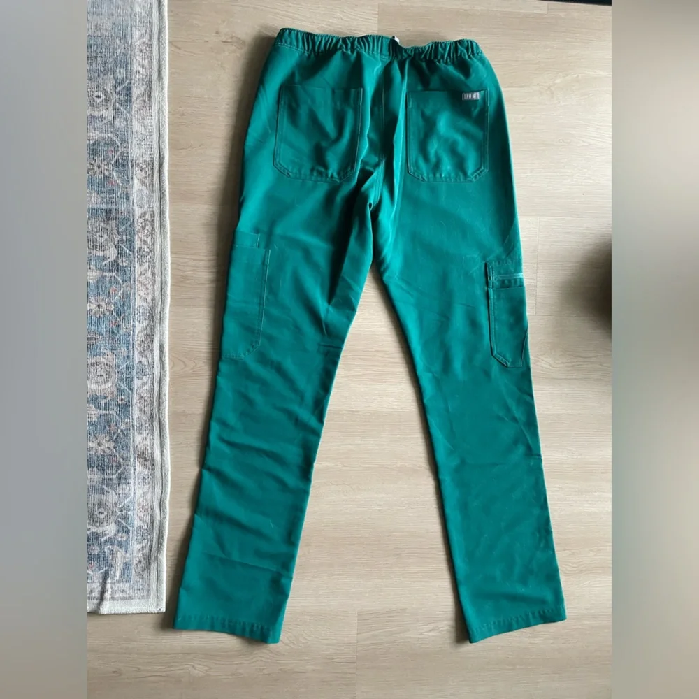 Figs Men's Cargo Pants in Forest Green